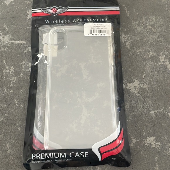 Clear IPhone XS Max case - Picture 2 of 3